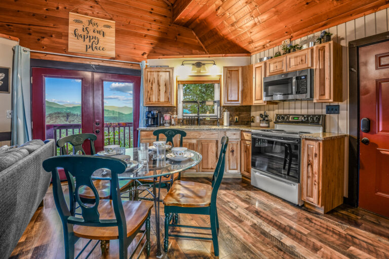 Tanner Manor Lodge | Kissing the Clouds