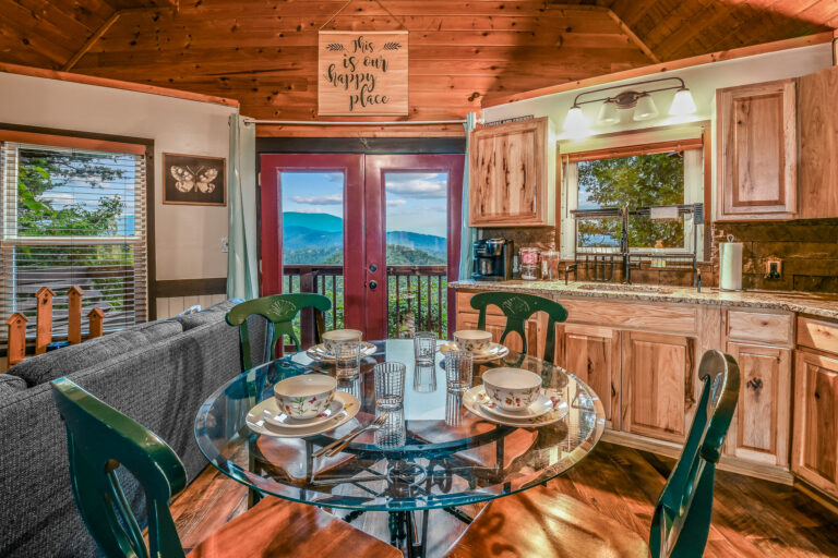 Tanner Manor Lodge | Kissing the Clouds