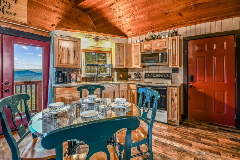 Tanner Manor Lodge | Kissing the Clouds