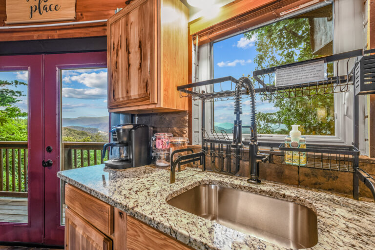 Tanner Manor Lodge | Kissing the Clouds