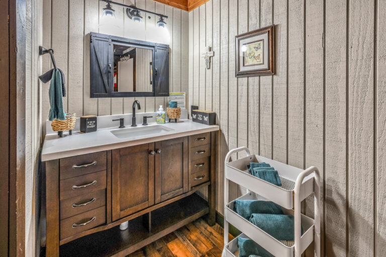 Tanner Manor Lodge | Kissing the Clouds