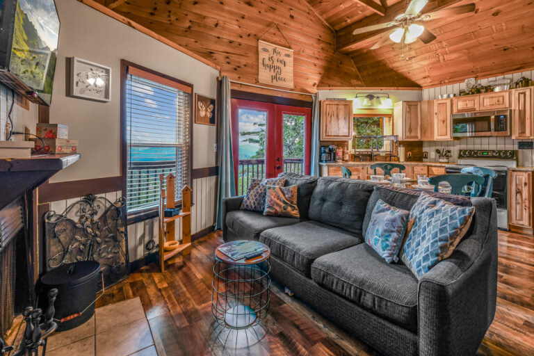 Tanner Manor Lodge | Kissing the Clouds