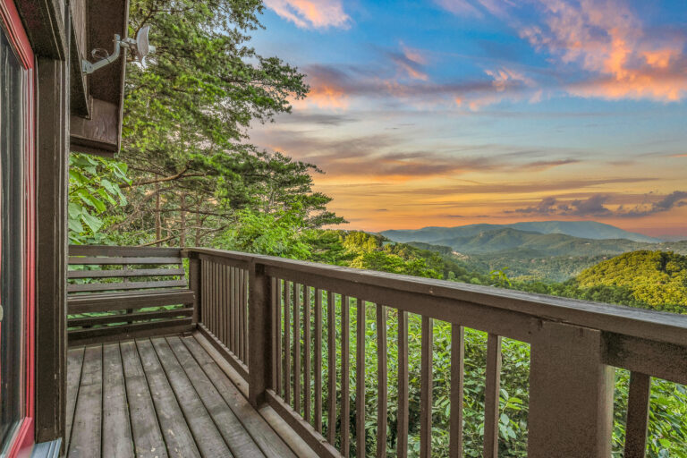 Tanner Manor Lodge | Kissing the Clouds