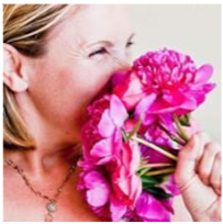 yelena_kissing_clouds_5-star_review